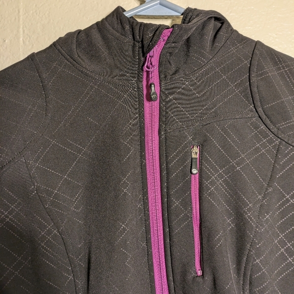 Mondetta Women's Black Jacket with Pink Accents Size Medium - Picture 5 of 8